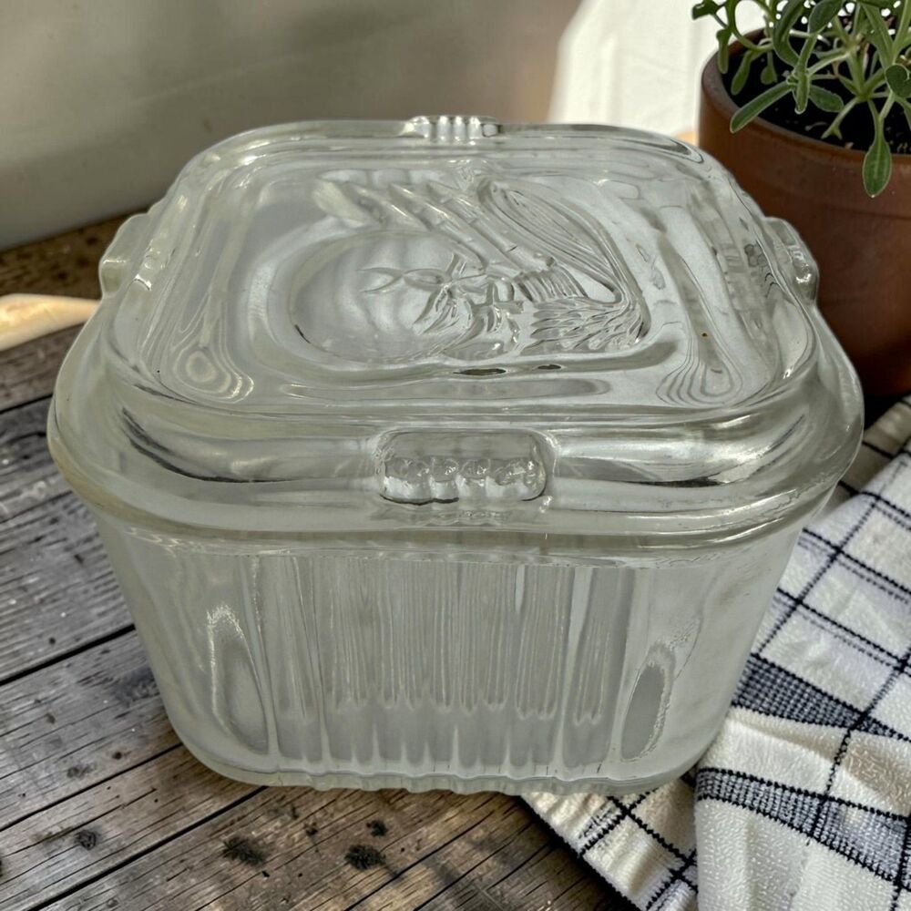 Federal Glass Clear Refrigerator Dish Ribbed Embossed Vegetable on Lid 4in